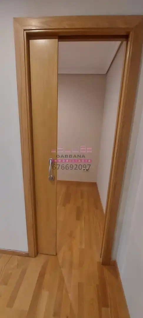 Flat for rent in Rúa de Urzáiz, Centro - Areal