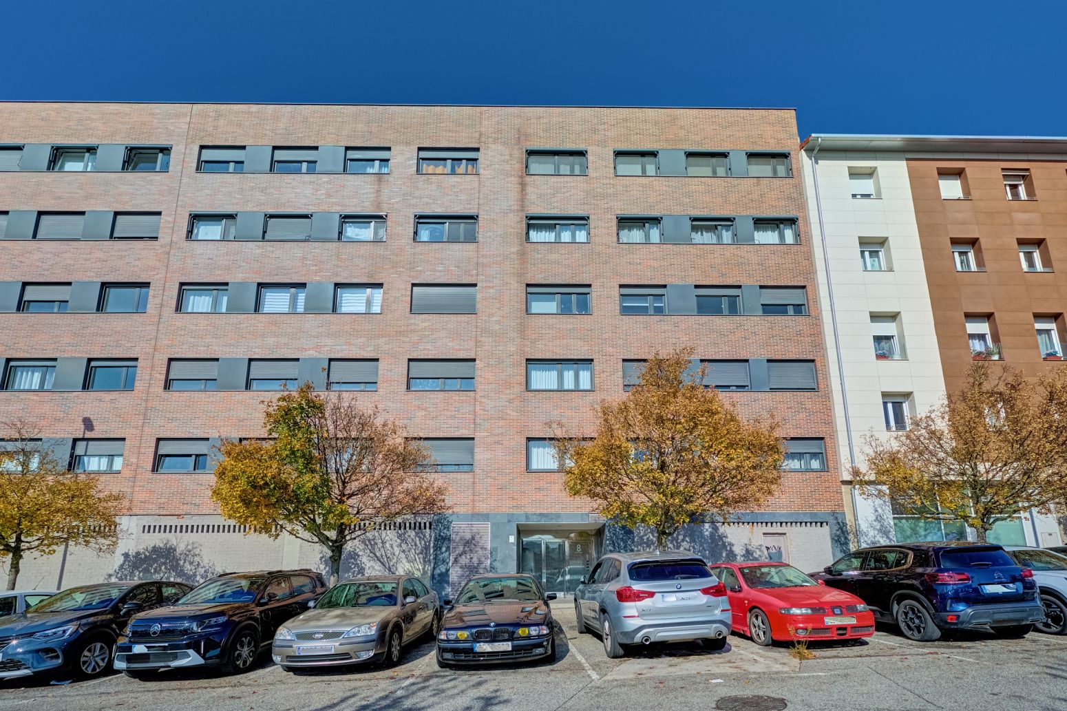 Außenansicht von Wohnung zum verkauf in  Pamplona / Iruña mit Heizung, Parkett und Abstellraum