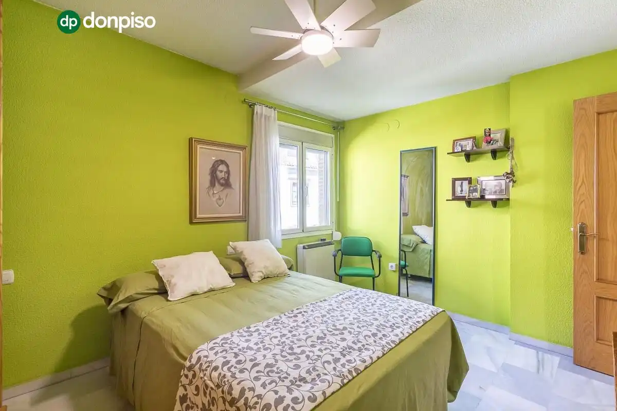 Habitación de Casa adosada en venta en Genil