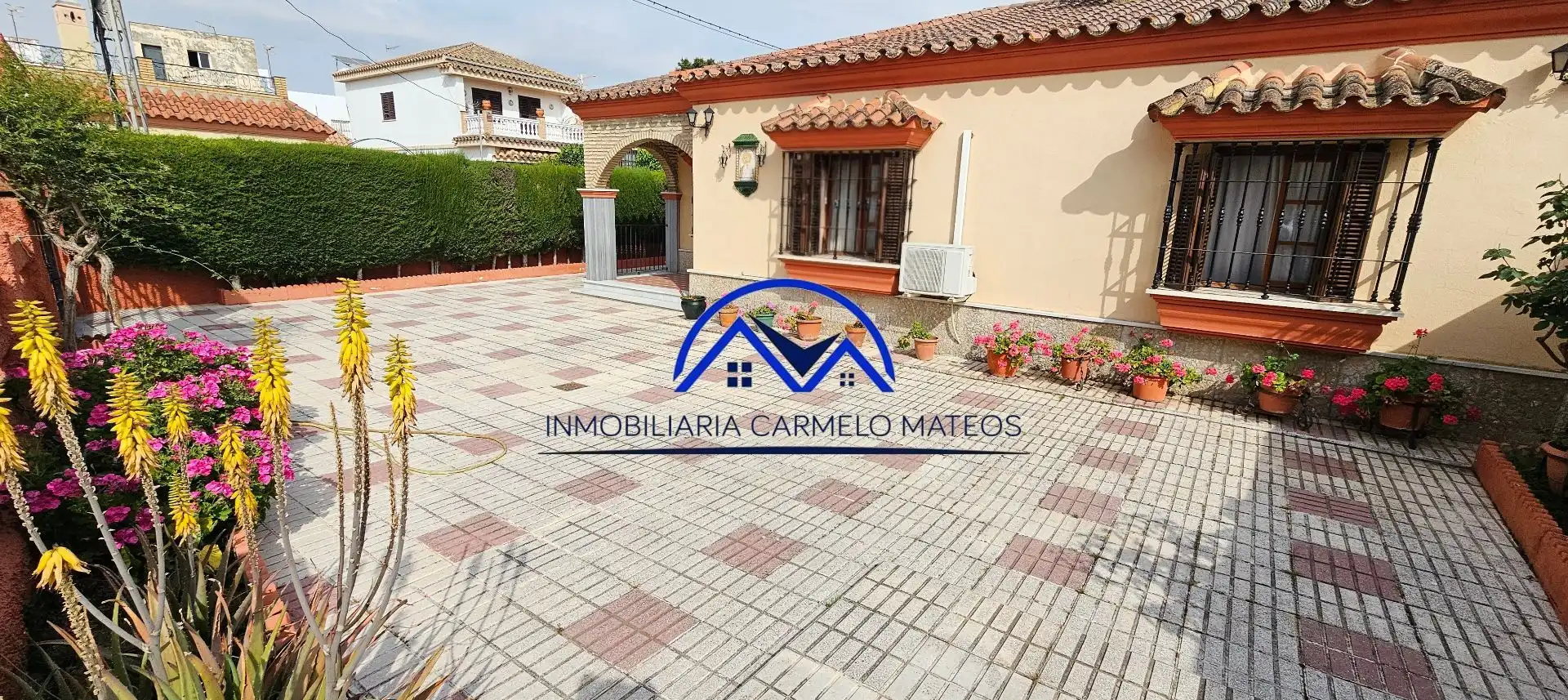 Exterior view of Houses for sale in Sanlúcar de Barrameda  with Air Conditioner, Private garden and Storage room