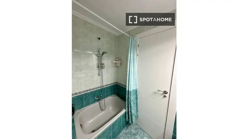 Bathroom of Flat for rent in Cullera  with Air Conditioner, Heating and Furnished