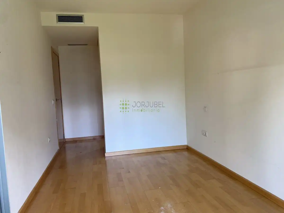 Piso en venta en Bucarest, Rafalafena