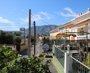 Vista exterior de Casa o xalet en venda en Fuengirola amb Aire condicionat, Terrassa i Balcó