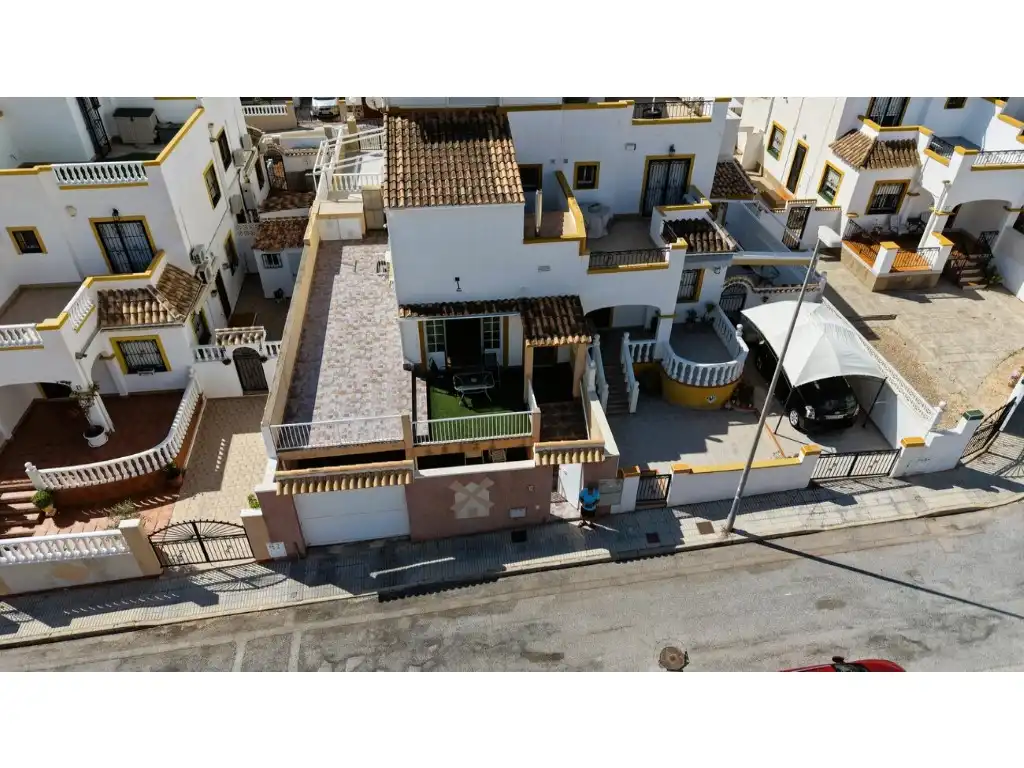 Adossat amb jardí en venda a Calle Lagunas de Ruidera, imagen 29