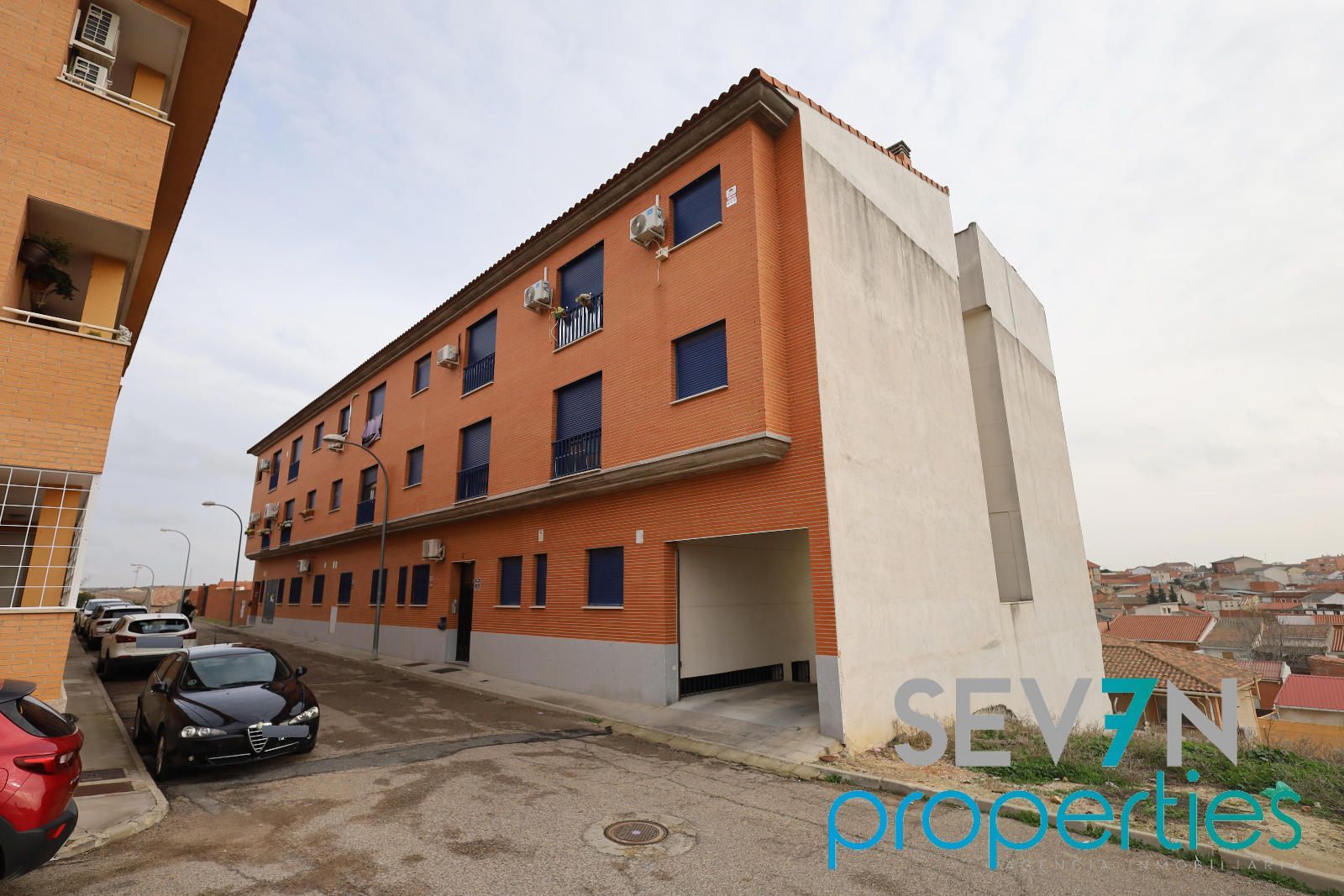 Pis en venda a Real, 100