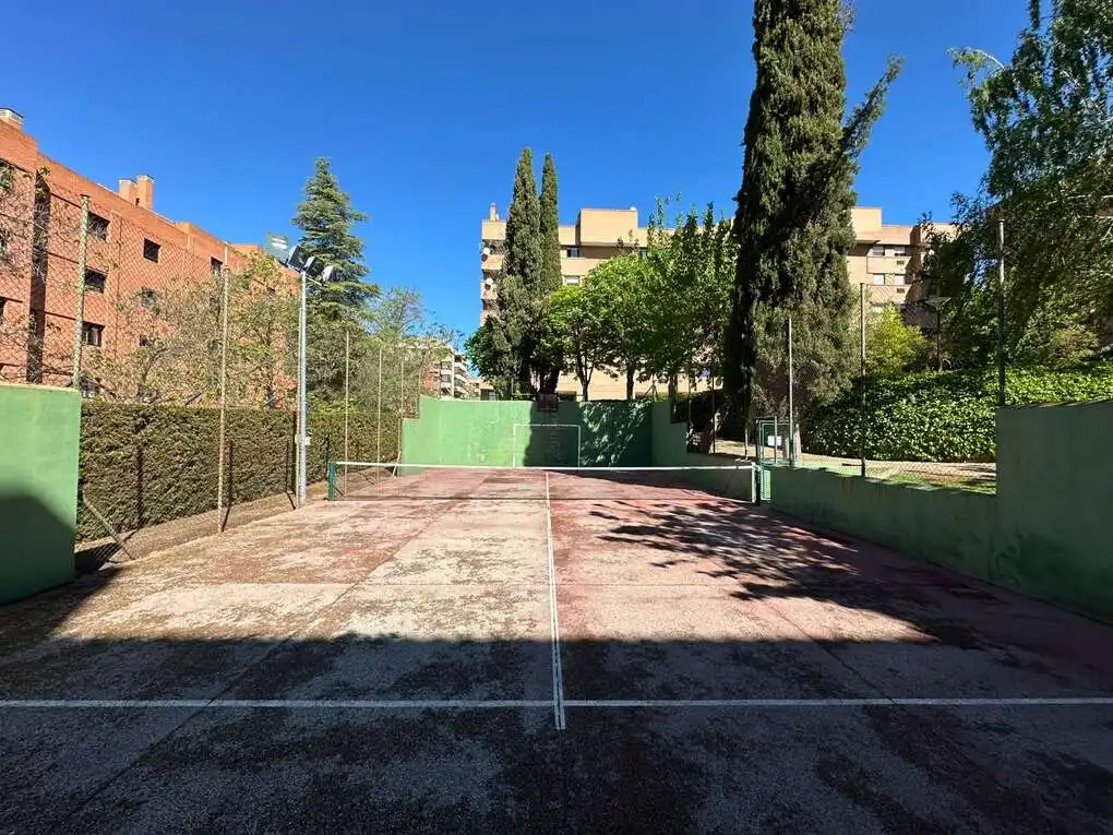 Parkplatz von Wohnung zum Verkauf in Toledo mit Klimaanlage, Heizung und Privatgarten