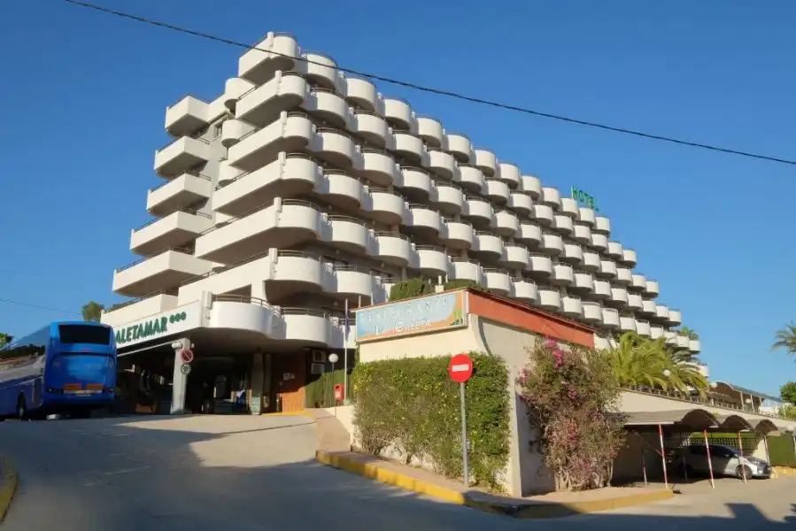 Vista exterior de Apartamento en venta en Calpe / Calp con Calefacción, Jardín privado y Terraza