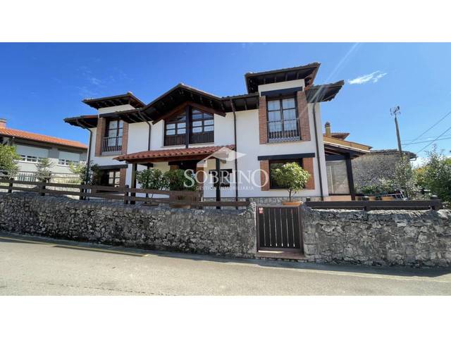 Casa-chalet en Venta en Calle Andrin, 1 en Cué - San Roque - Andrín