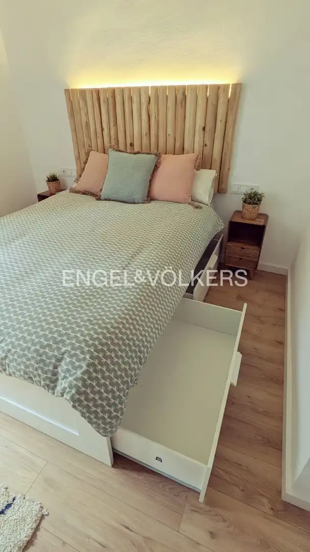 Schlafzimmer von Wohnung zur Miete in Valencia mit Klimaanlage, Heizung und Parkett