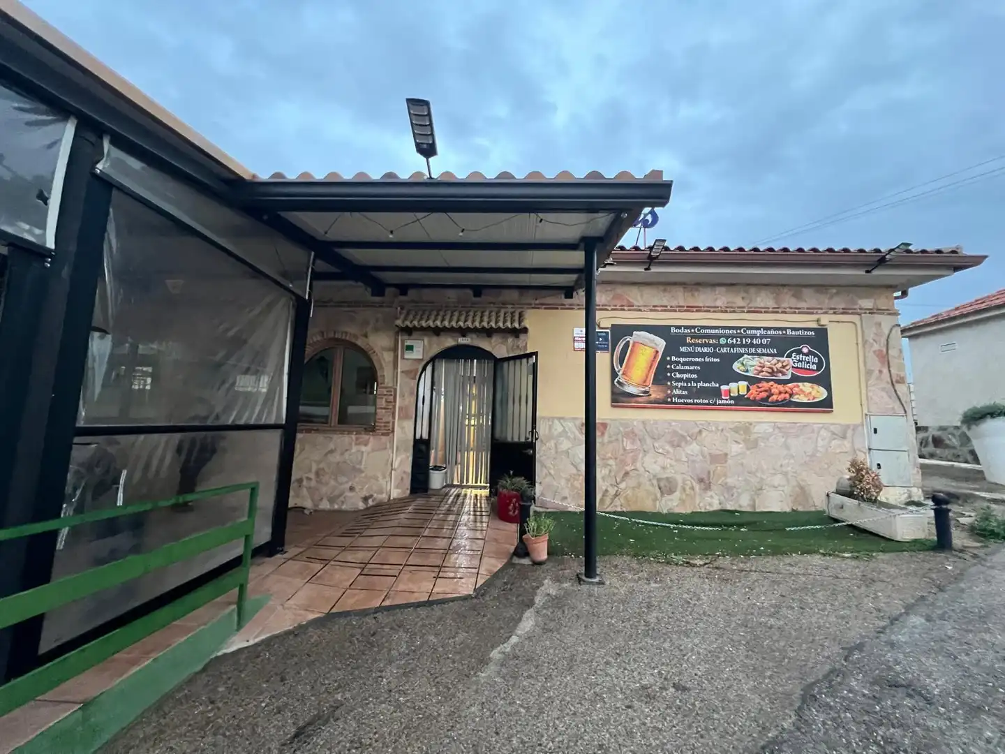 Business premises for transfer in Torres de la Alameda, imagen 34