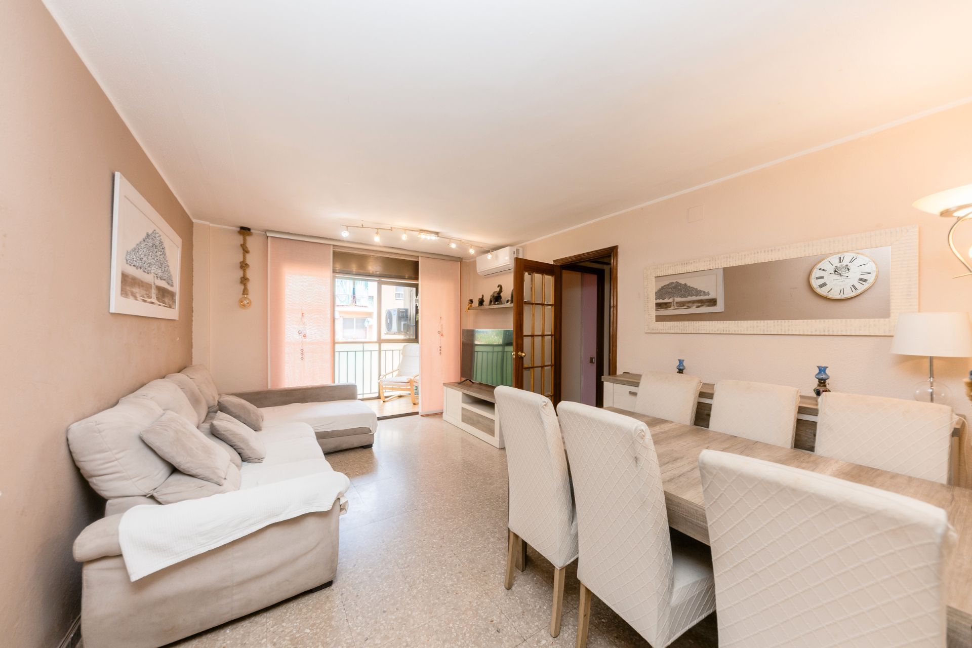 Living room of Flat for sale in Viladecans  with Air Conditioner, Oven and Balcony