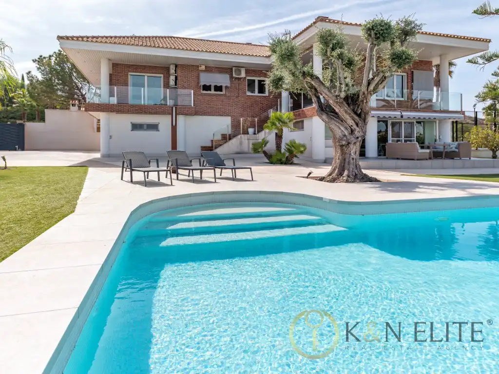 Vista exterior de Casa o chalet en venta en Petrer con Aire acondicionado, Jardín privado y Piscina