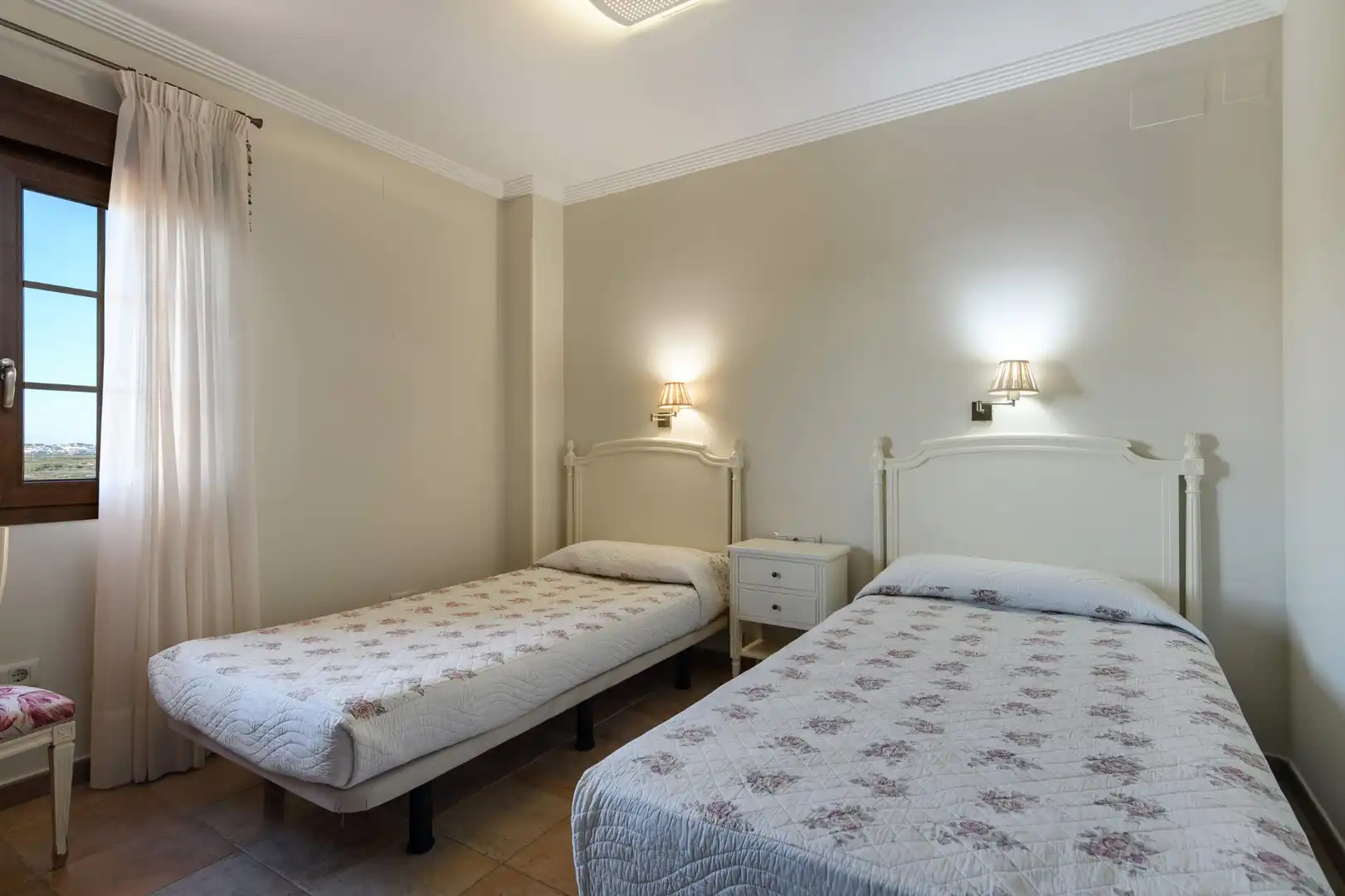 Schlafzimmer von Dachboden zum Verkauf in Ayamonte mit Terrasse, Abstellraum und Möbliert