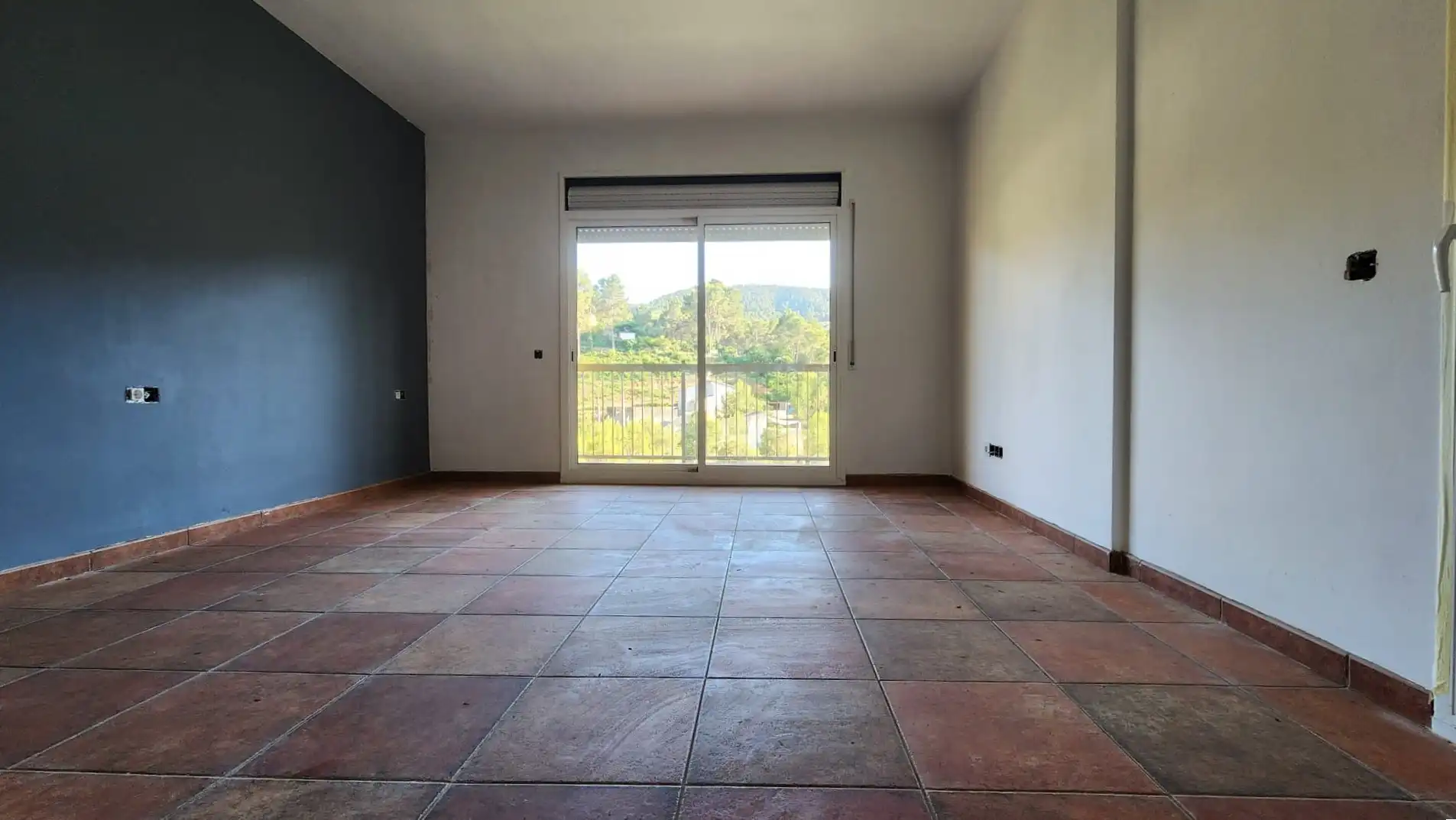 Sala de estar de Casa adosada en venta en Vallirana con Jardín privado, Terraza y Balcón