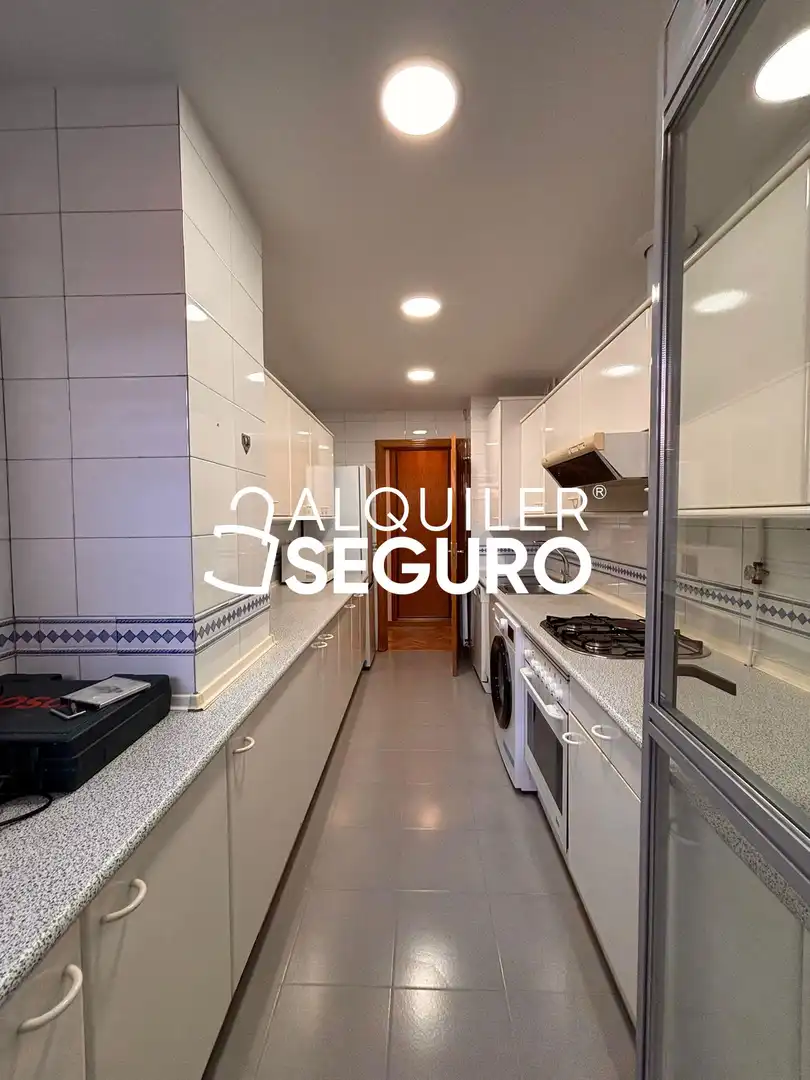 Cocina de Piso de alquiler en Madrid con Aire acondicionado y Calefacción