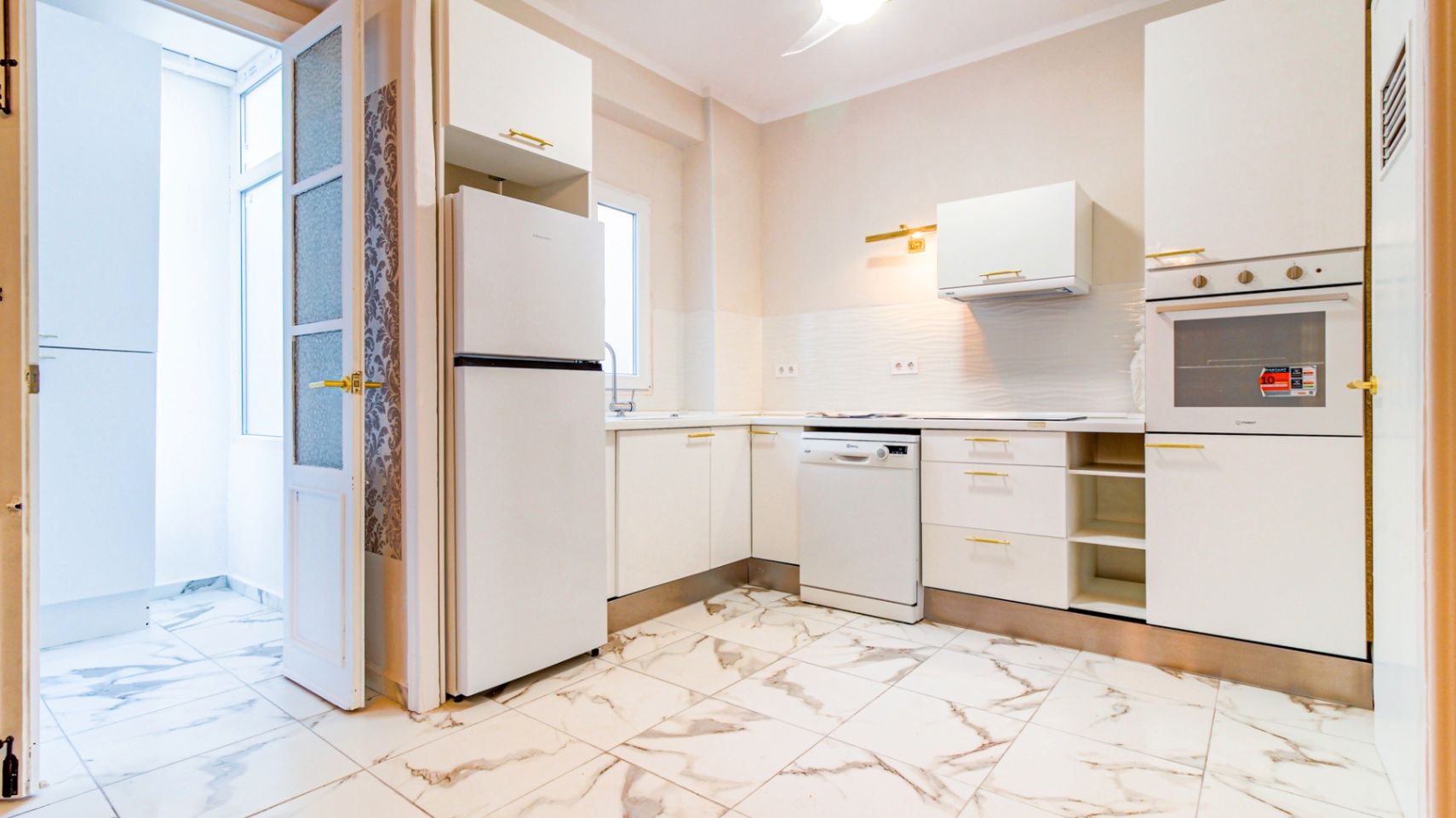 Cuina de Pis en venda en Oliva amb Terrassa, Traster i Moblat