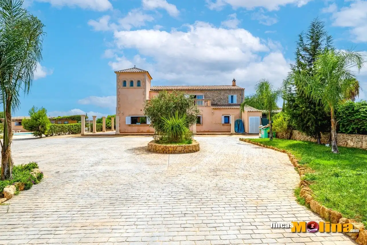 Vista exterior de Casa o xalet en venda en  Palma de Mallorca amb Aire condicionat, Calefacció i Jardí privat