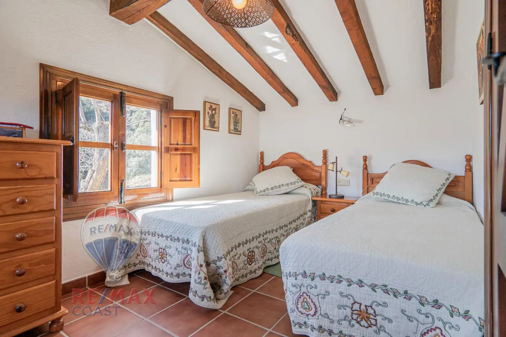 Habitación de Finca rústica en venta en Jubrique con Jardín privado, Terraza y Piscina