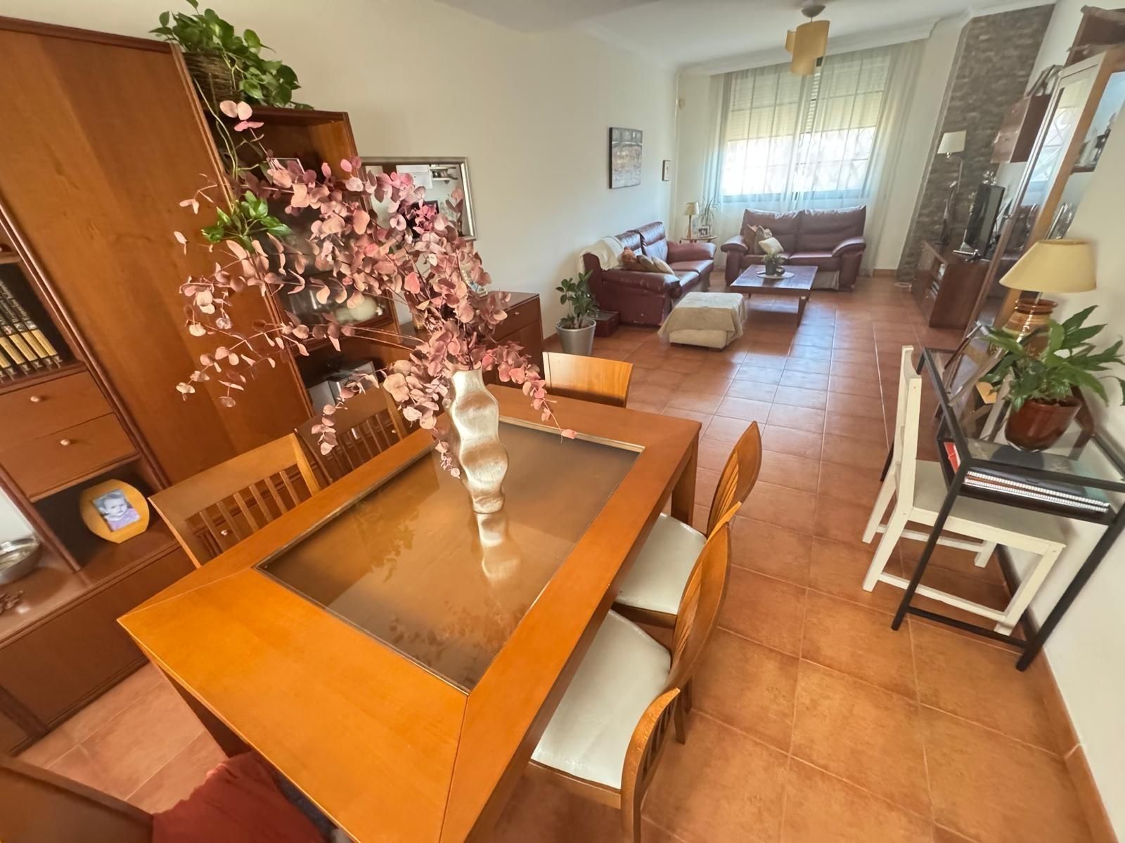 Comedor de Casa adosada en venta en Dos Hermanas con Aire acondicionado, Jardín privado y Terraza
