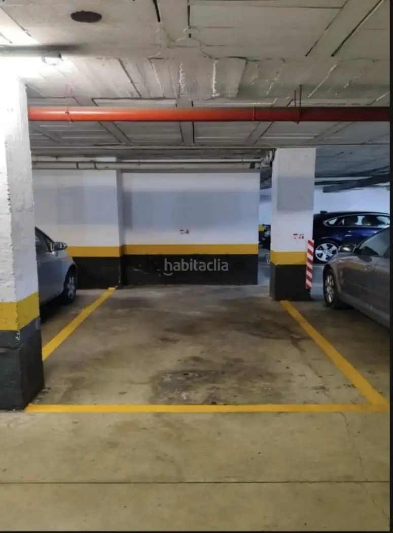Parkplatz zur Miete in Calle Bartolomé de Medina 18, imagen 2