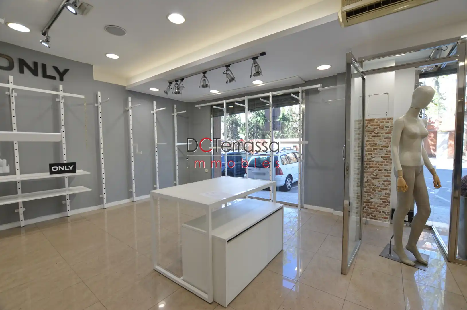 Local en venta en Terrassa con Aire acondicionado, Calefacción y Amueblado