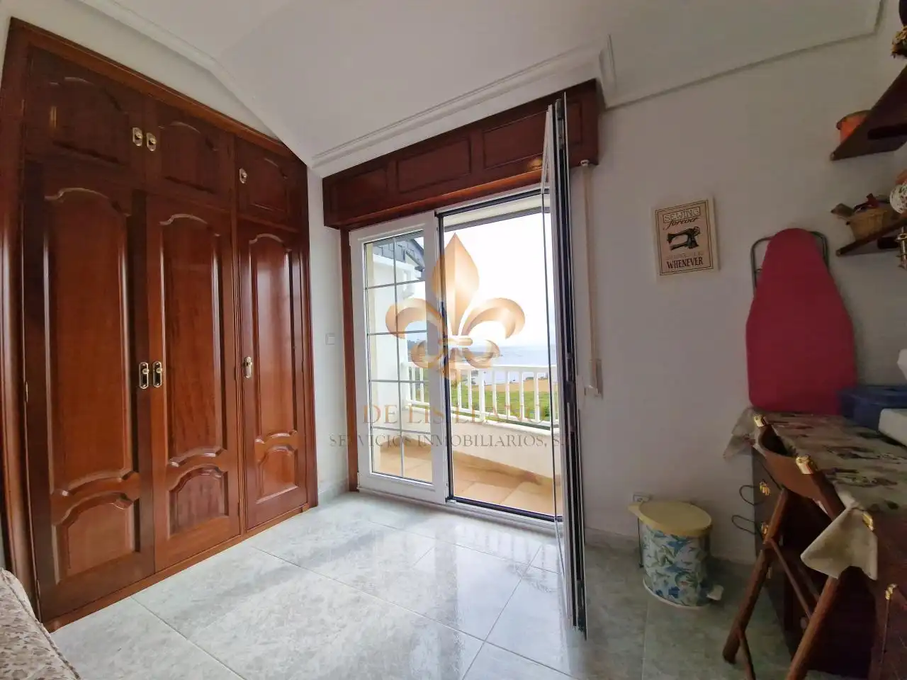 Piso en venta en Oia con Calefacción, Terraza y Amueblado