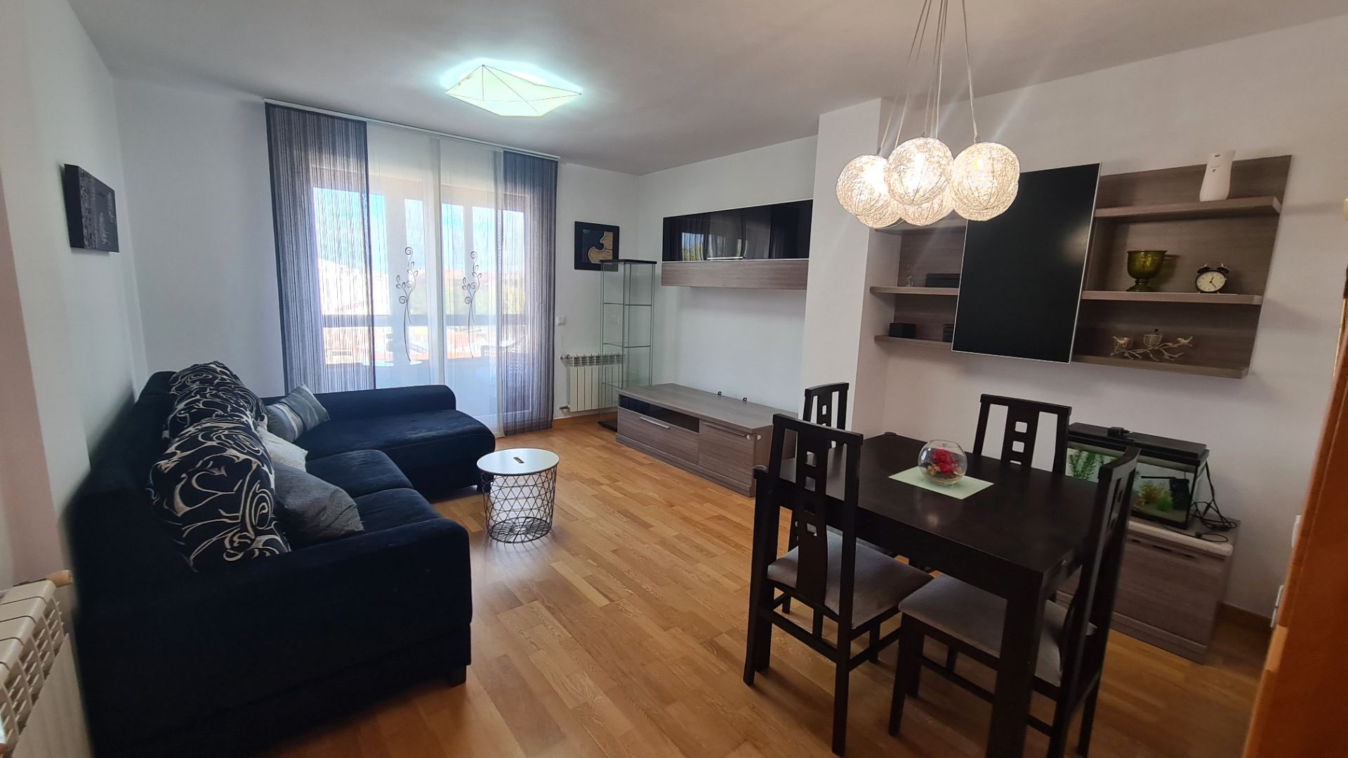 Sala d'estar de Pis de lloguer en Zamora Capital  amb Calefacció, Parquet i Terrassa