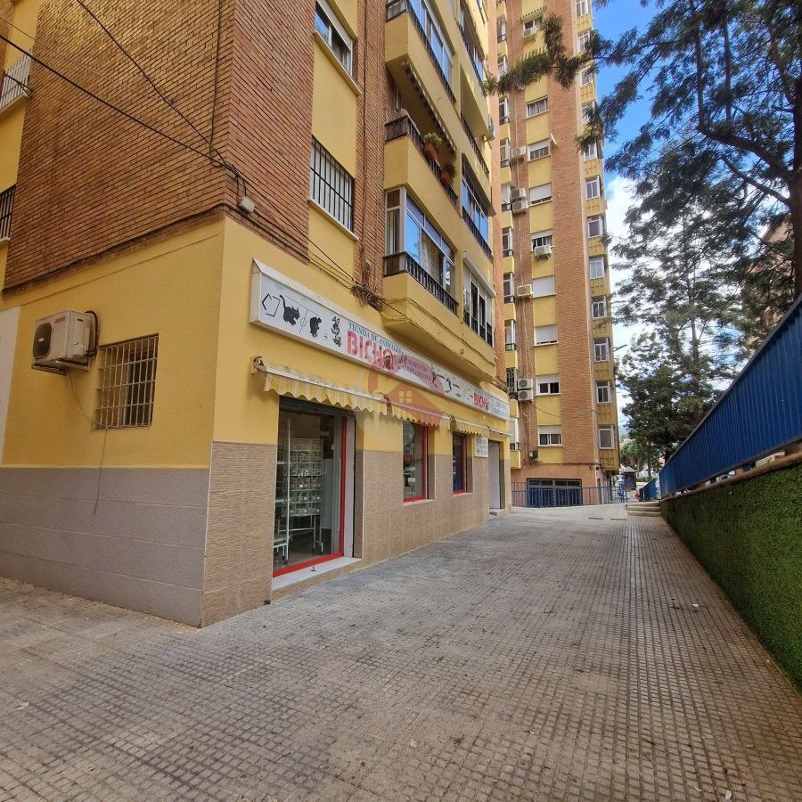 Vista exterior de Local en venta en Málaga Capital