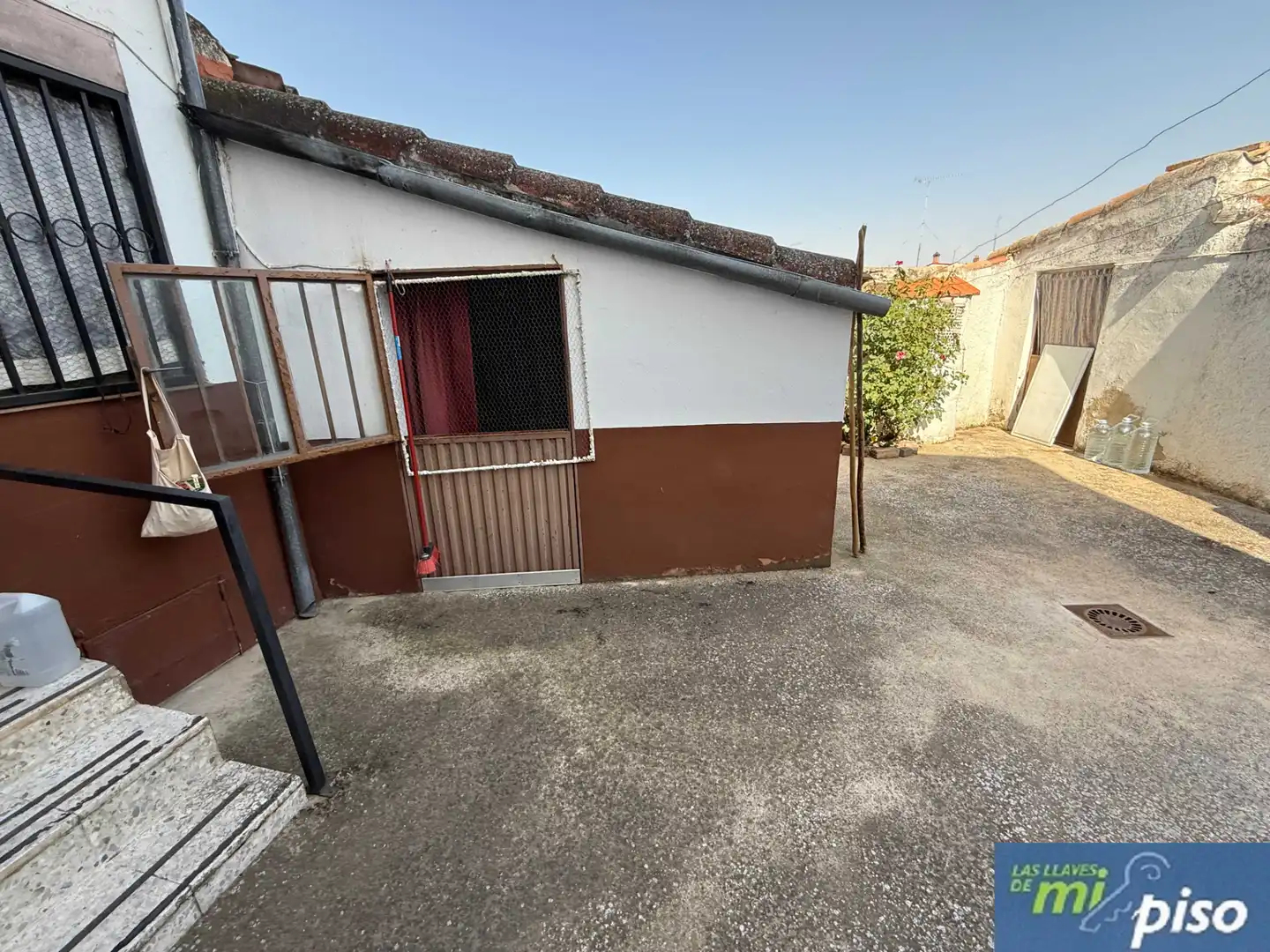 Vista exterior de Casa o xalet en venda en Pollos amb Jardí privat, Terrassa i Traster