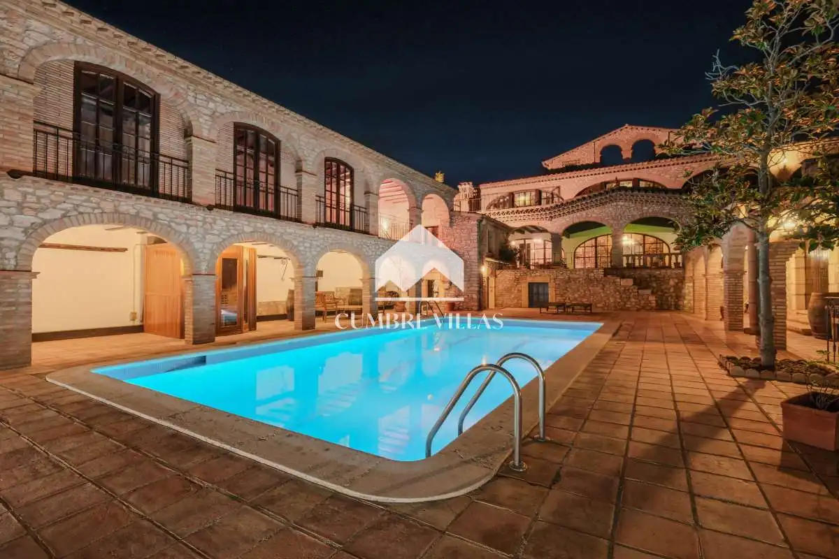Piscina de Casa o xalet en venda en Sant Pere de Ribes amb Calefacció, Terrassa i Traster