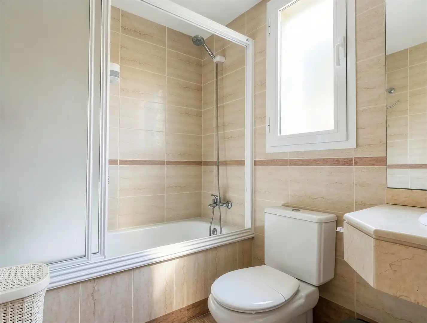 Bany de Apartament de lloguer en  Palma de Mallorca amb Aire condicionat, Calefacció i Terrassa