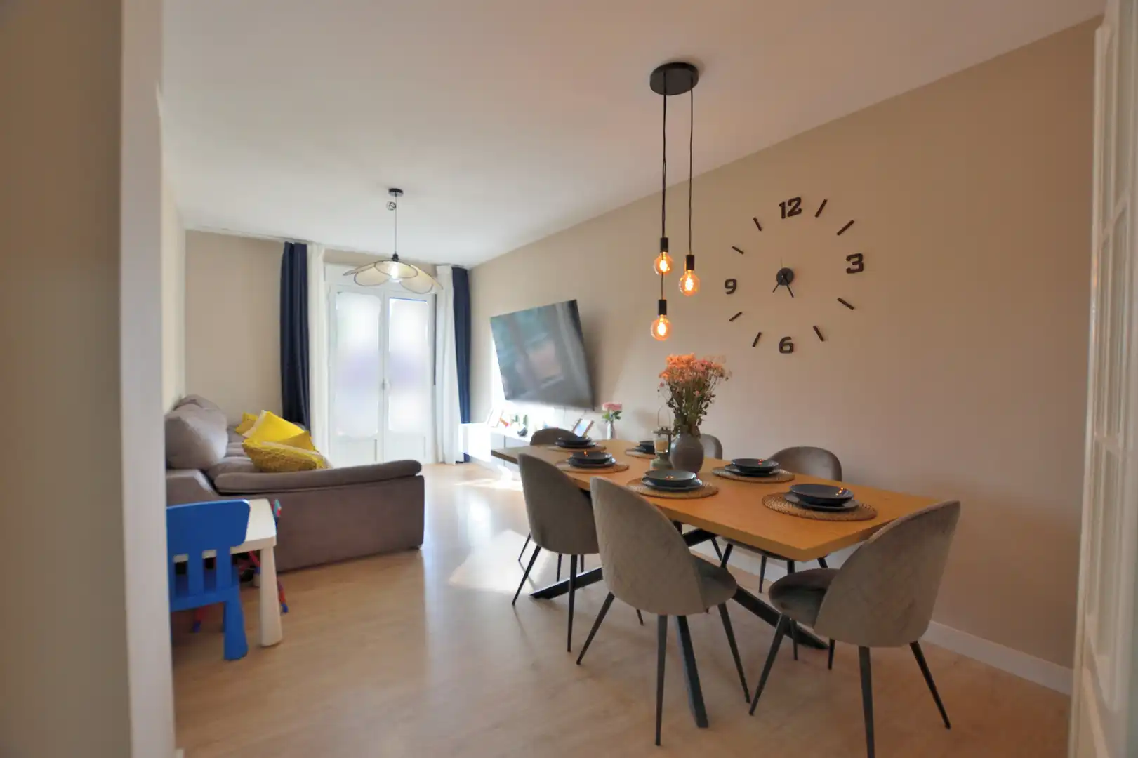 Menjador de Pis en venda en Ronda amb Aire condicionat, Calefacció i Moblat