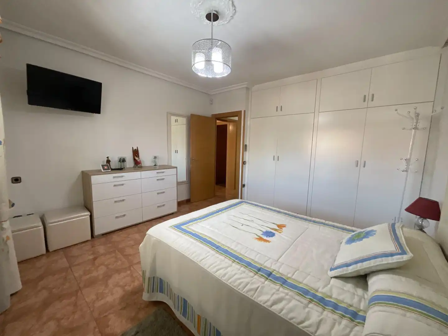 Schlafzimmer von Einfamilien-Reihenhaus zum Verkauf in Villaluenga de la Sagra mit Klimaanlage und Heizung