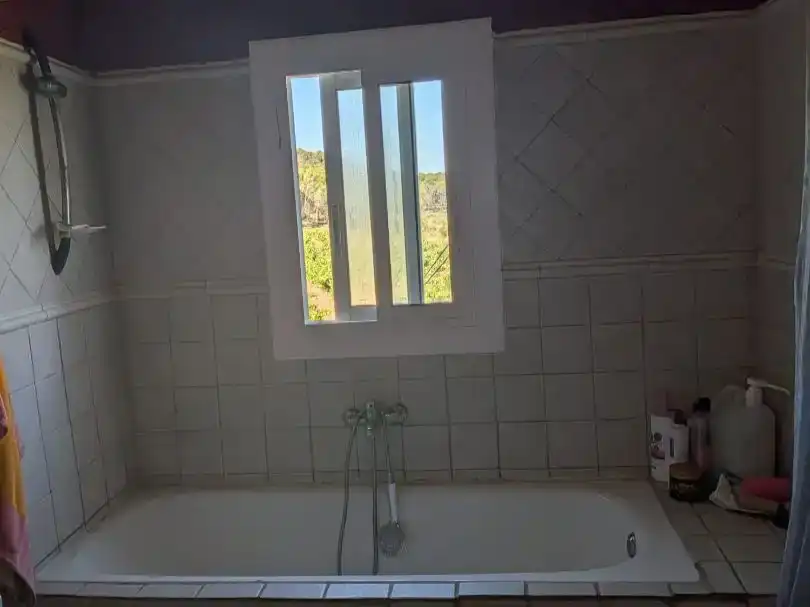 Bany de Pis en venda en Pontons amb Piscina i Balcó