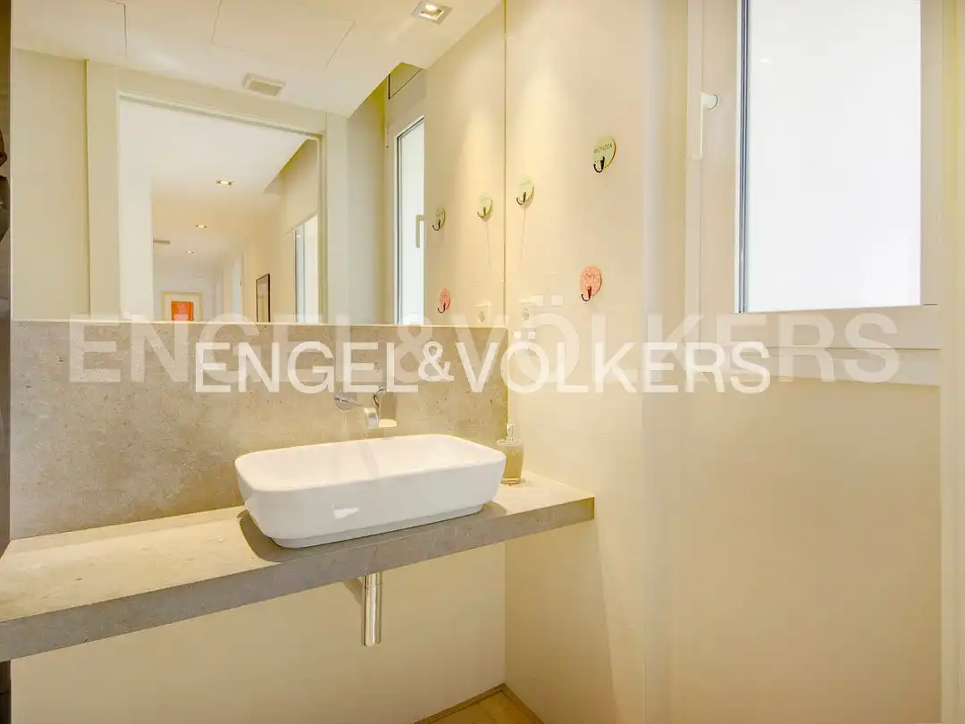Bathroom of Flat for rent in Barcelona  with Air Conditioner, Heating and Parquet flooring