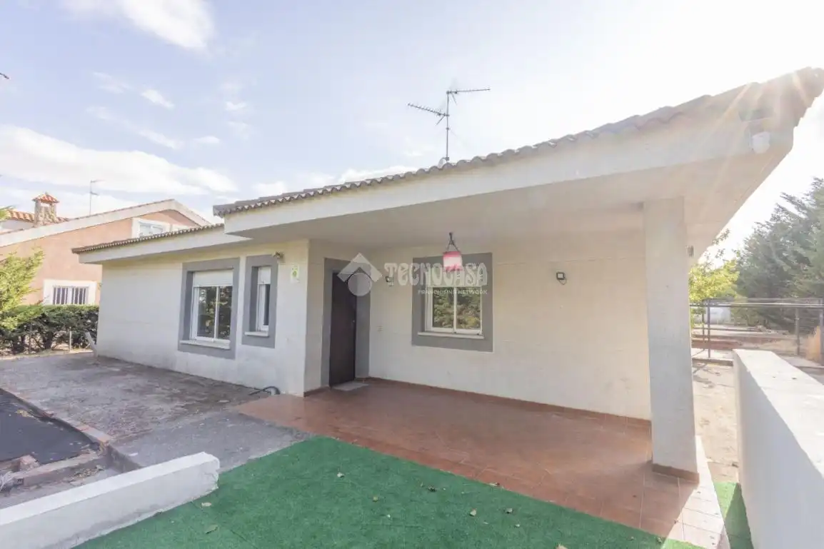 House with pool for sale in Alba de Tormes