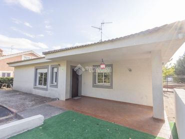 Casa con piscina en venta en Alba de Tormes