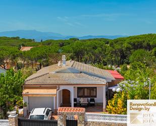 Vista exterior de Casa o xalet en venda en Vidreres amb Aire condicionat, Calefacció i Jardí privat