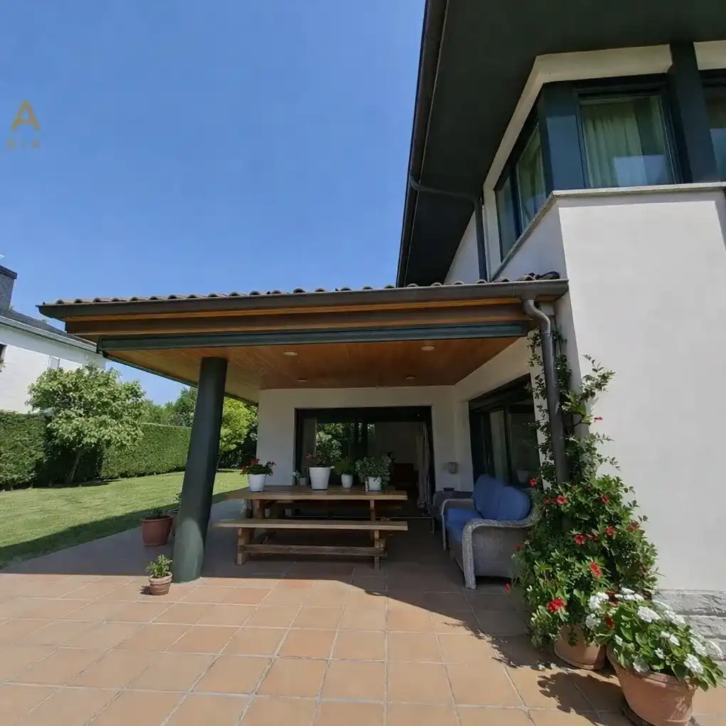 Terraza de Casa o chalet en venta en Vitoria - Gasteiz con Calefacción, Jardín privado y Trastero