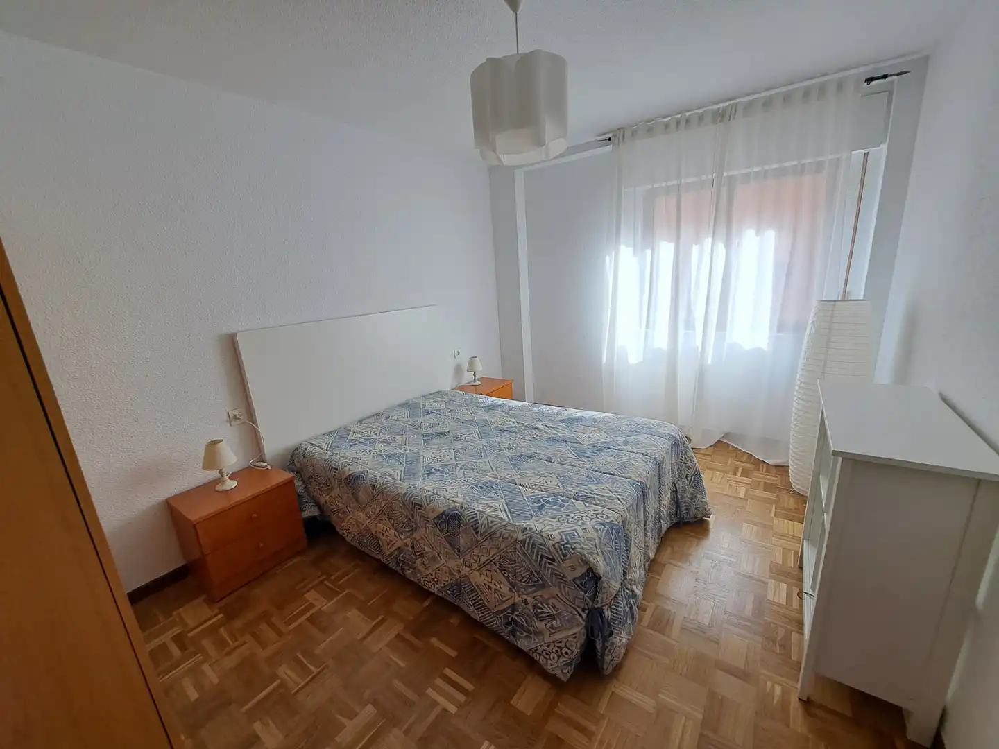Habitación de Piso de alquiler en León Capital  con Parquet, Amueblado y Horno