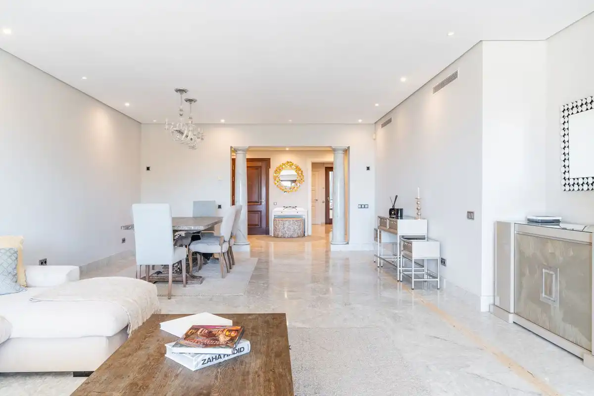 Piso con ascensor en venta en Río Real - Los Monteros, imagen 9