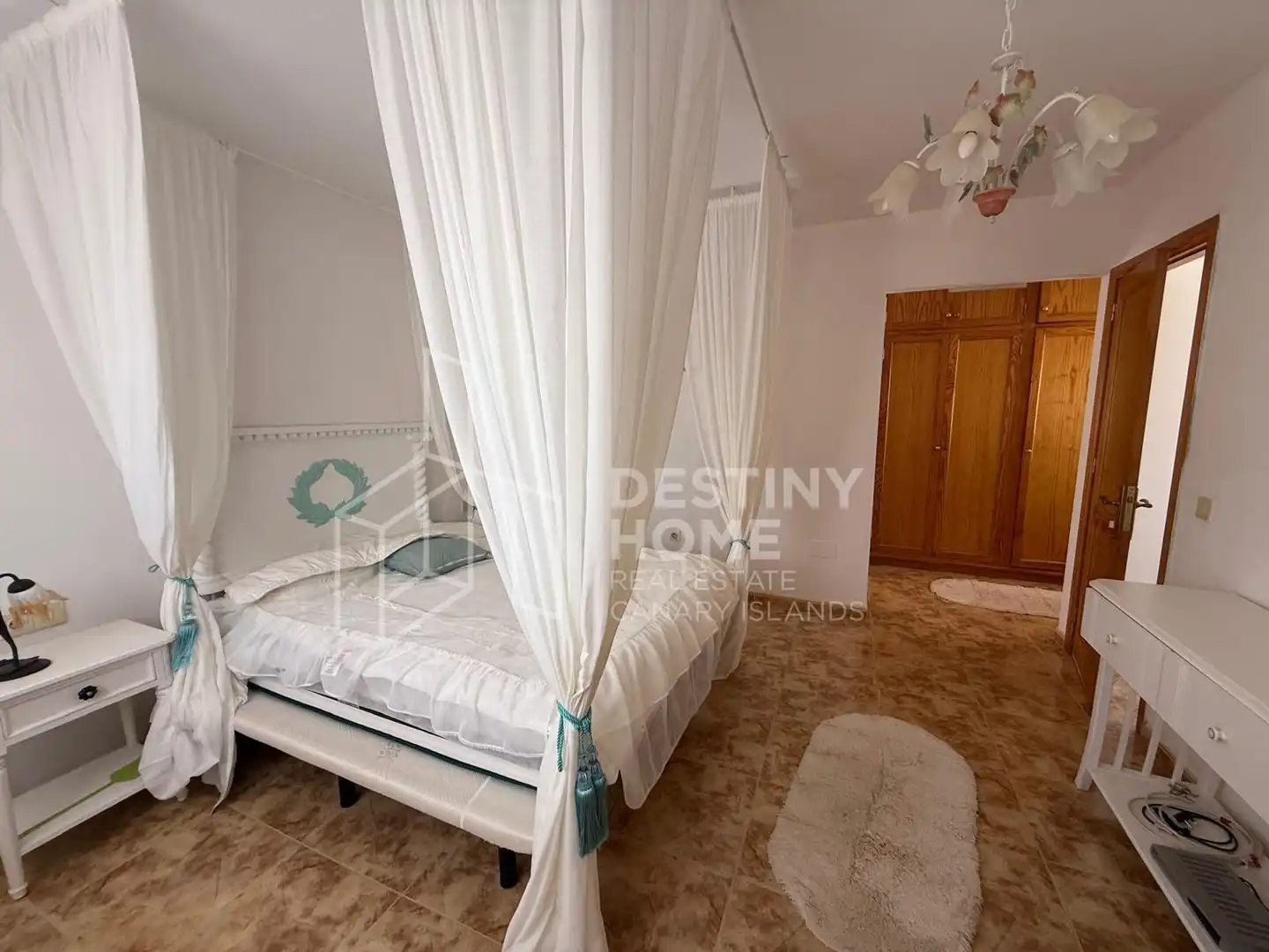 Dormitori de Casa o xalet en venda en La Oliva amb Terrassa, Piscina i Moblat