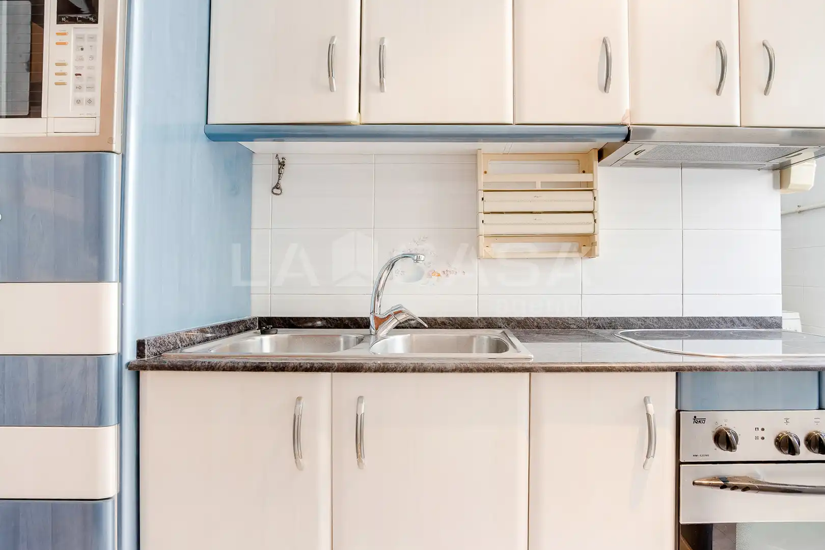 Cocina de Planta baja en venta en Cornellà de Llobregat