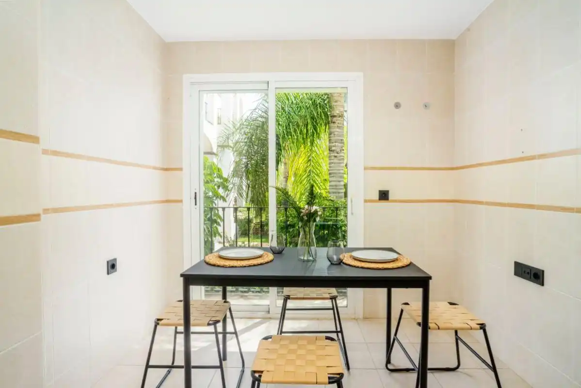 Comedor de Piso en venta en Marbella con Aire acondicionado, Calefacción y Jardín privado