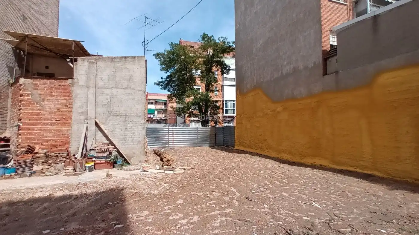Terreno residencial en venta en Calle de Calero Pita 29, imagen 2