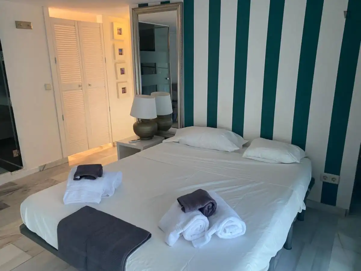 Habitación de Estudio de alquiler en Madrid con Aire acondicionado, Calefacción y Amueblado