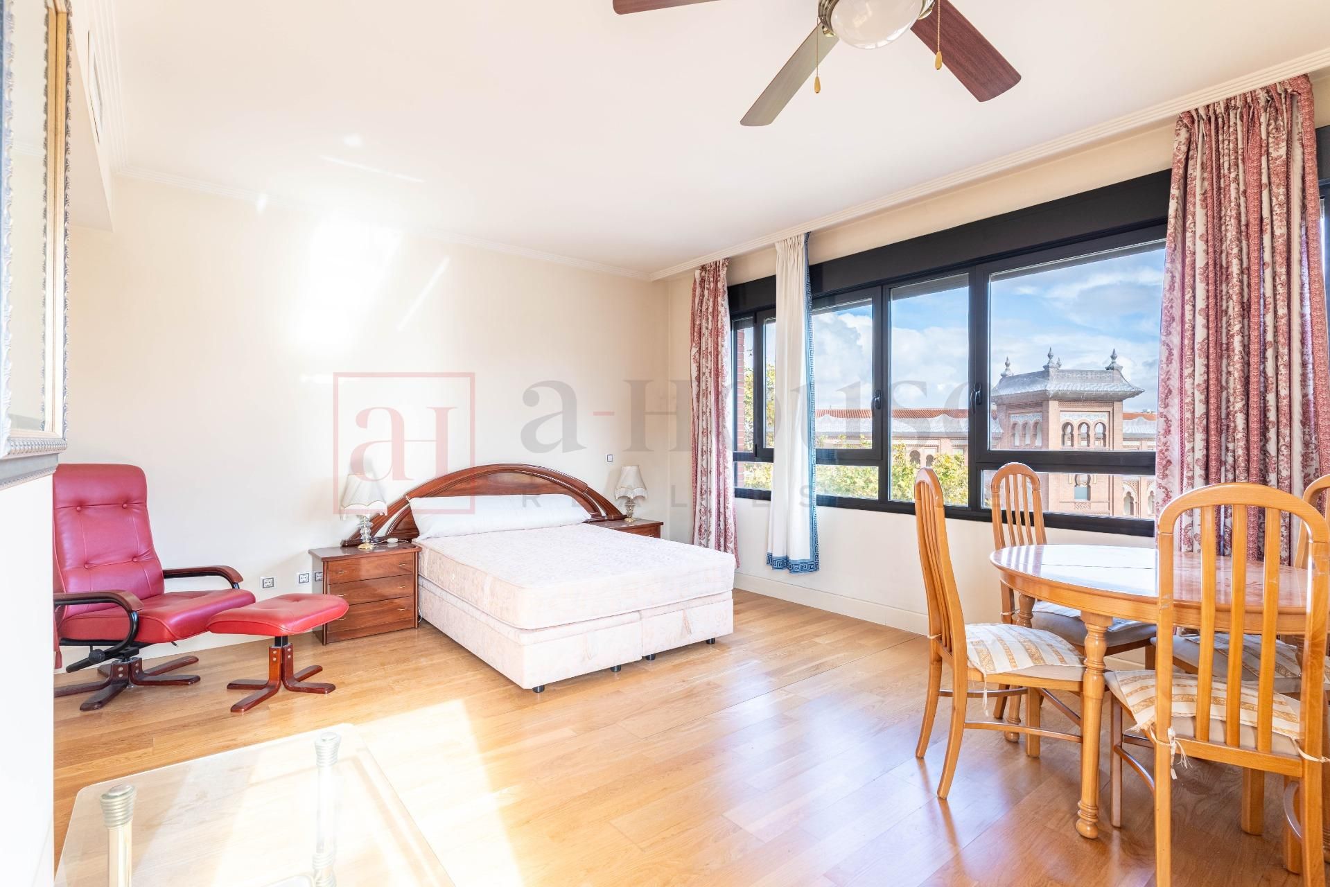 Study for sale in Calle de Roma, Guindalera