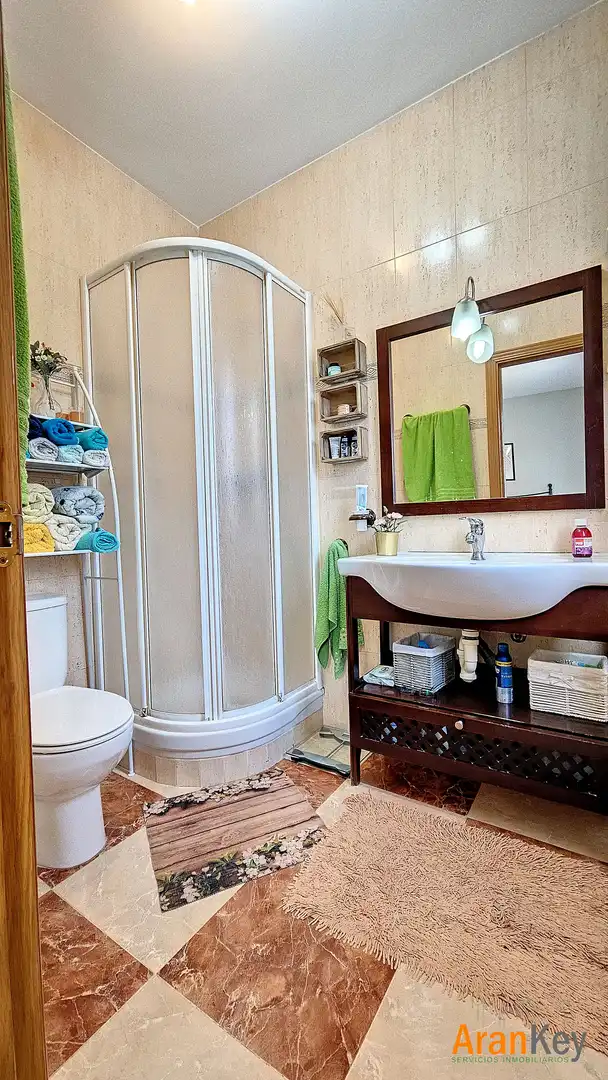 Bany de Casa o xalet en venda en Colmenar de Oreja amb Aire condicionat, Calefacció i Jardí privat