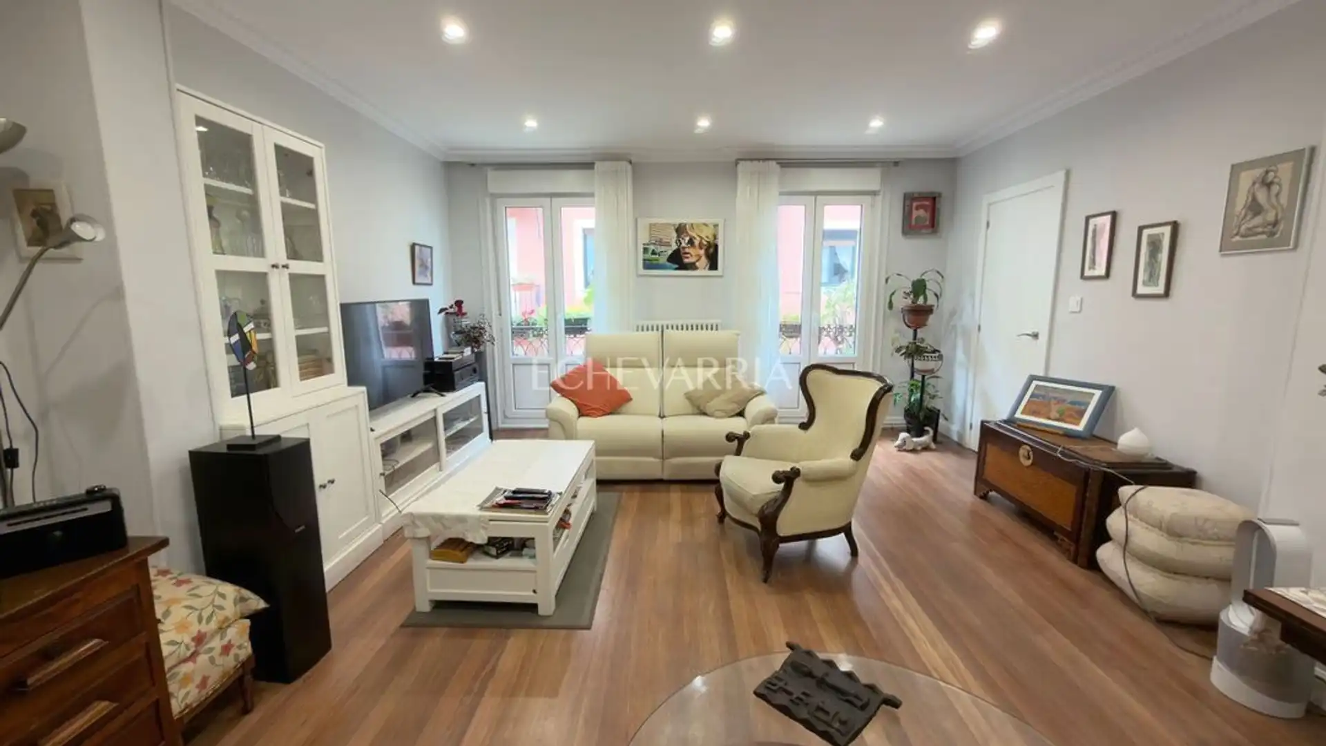 Sala de estar de Piso en venta en Bilbao  con Calefacción y Balcón