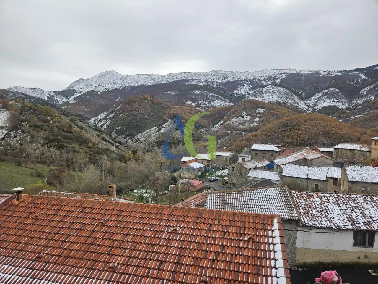 Vista exterior de Casa o chalet en venta en Cistierna con Calefacción, Jardín privado y Parquet